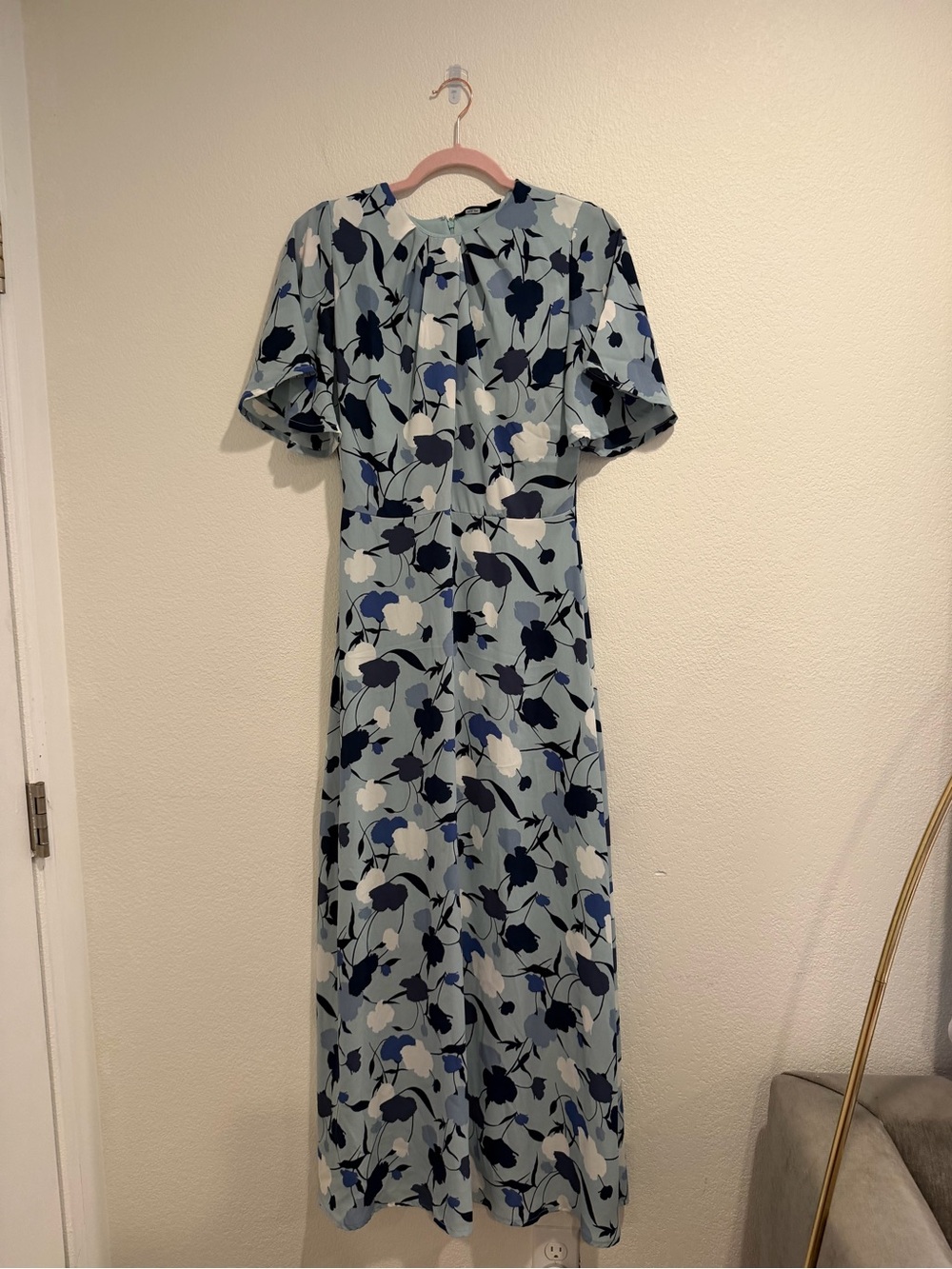 Halogen | Floral Flutter Sleeve Maxi Dress in Light Blue - Size XS